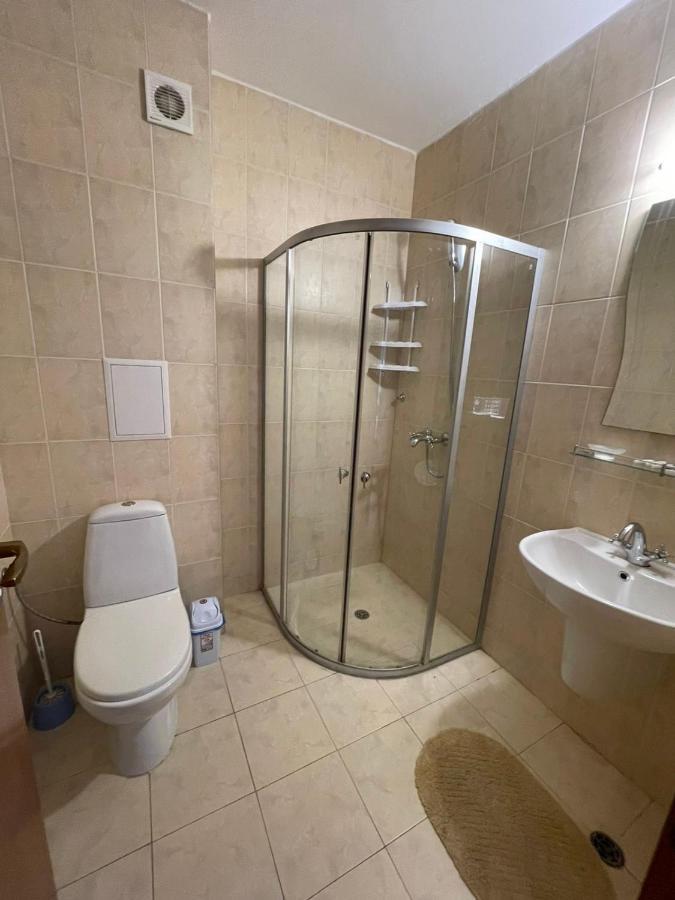 Rutland Sp Apartments Равда Экстерьер фото