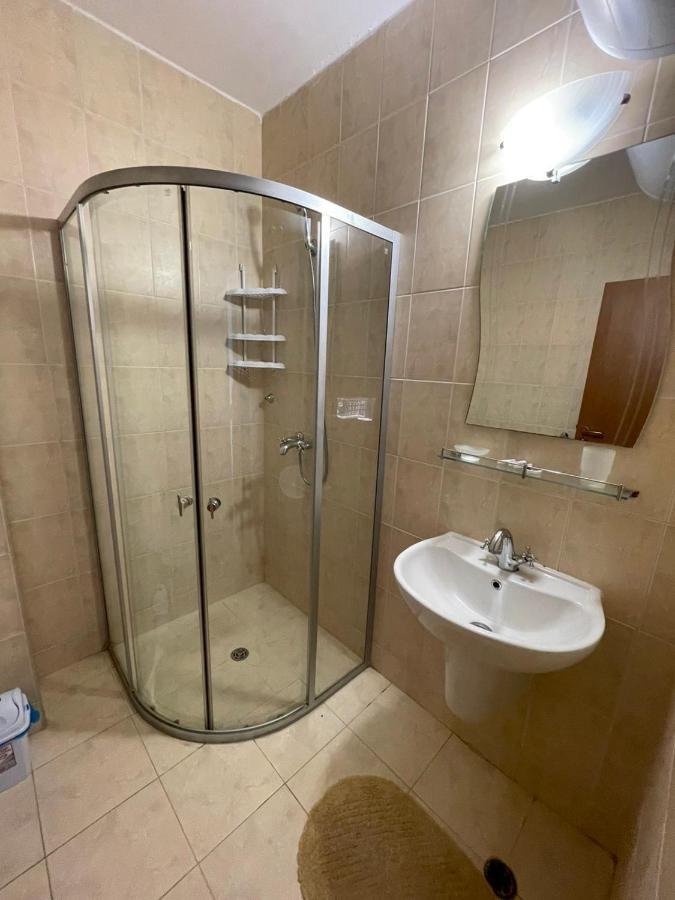 Rutland Sp Apartments Равда Экстерьер фото