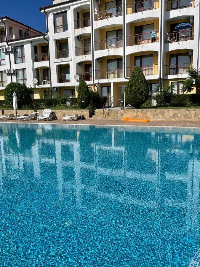 Rutland Sp Apartments Равда Экстерьер фото