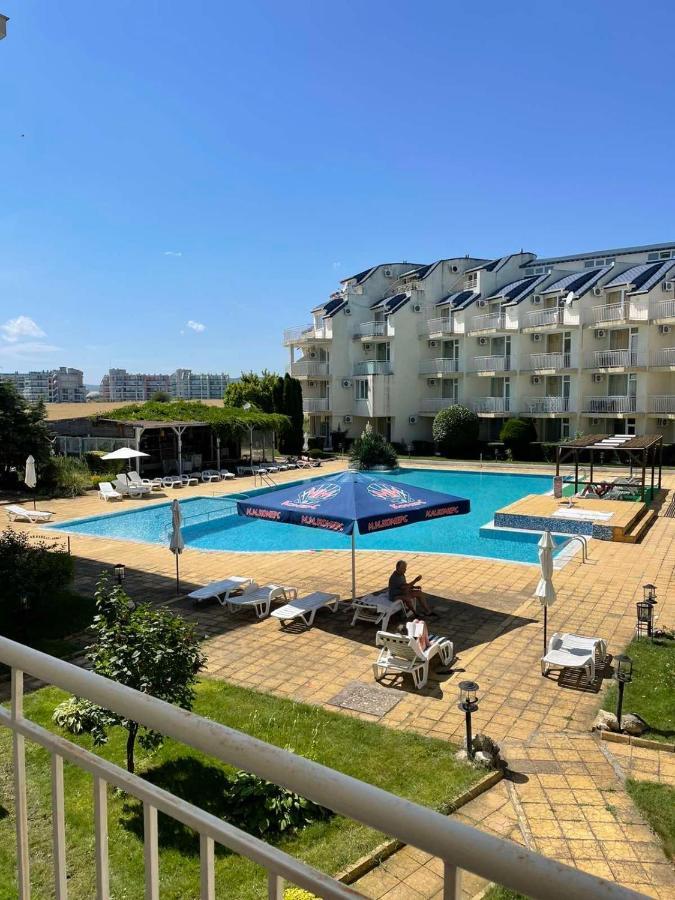 Rutland Sp Apartments Равда Экстерьер фото
