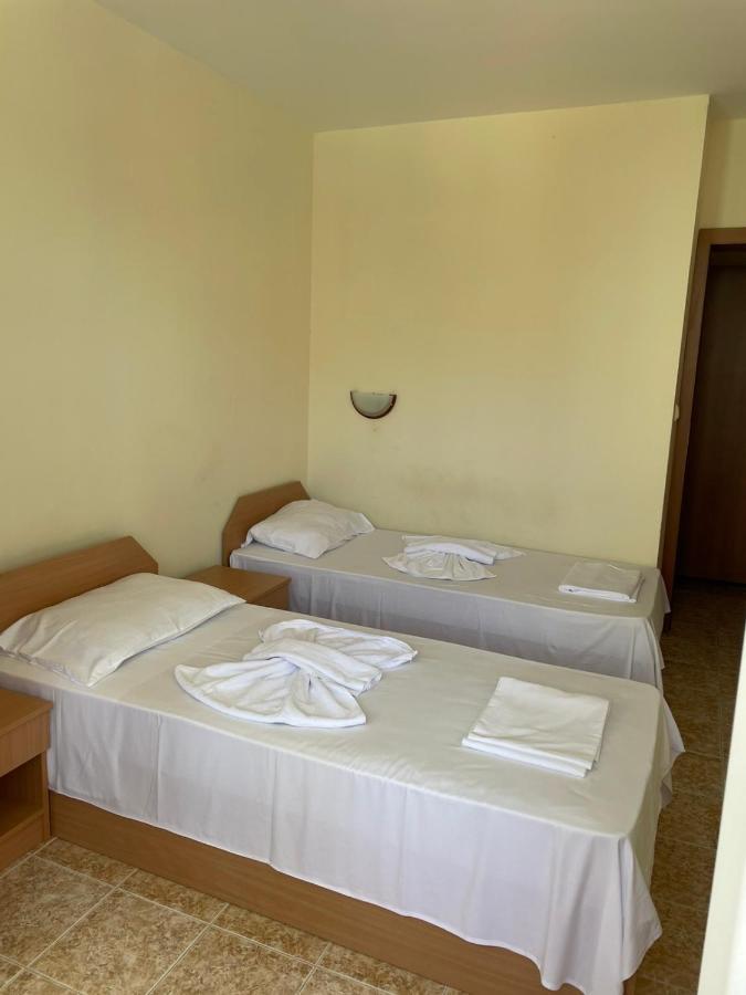 Rutland Sp Apartments Равда Экстерьер фото