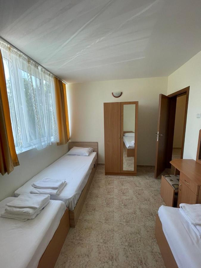 Rutland Sp Apartments Равда Экстерьер фото