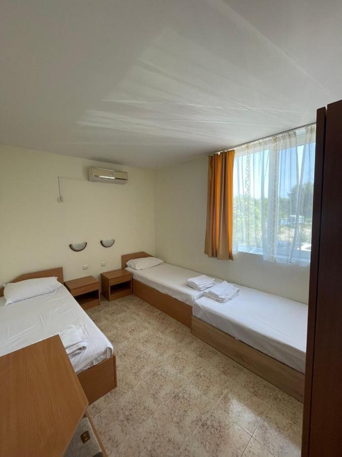 Rutland Sp Apartments Равда Экстерьер фото
