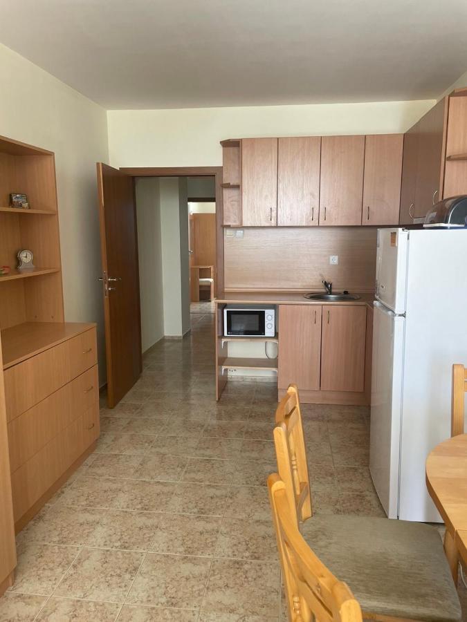 Rutland Sp Apartments Равда Экстерьер фото