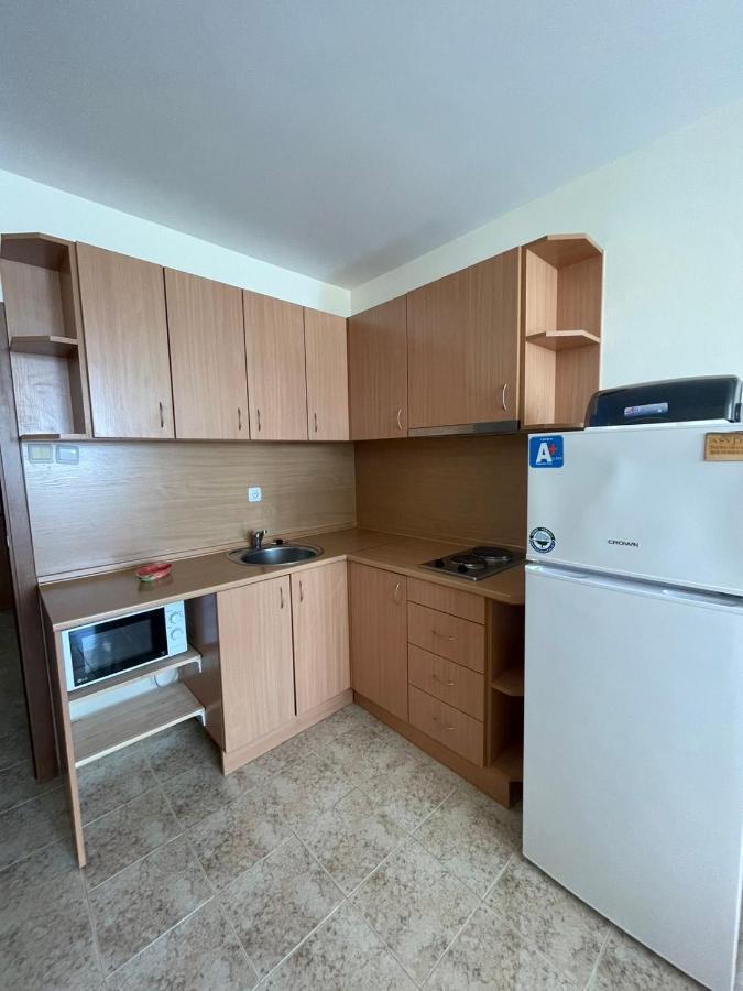 Rutland Sp Apartments Равда Экстерьер фото