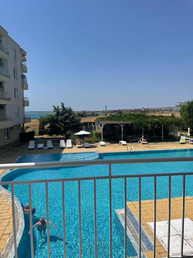 Rutland Sp Apartments Равда Экстерьер фото