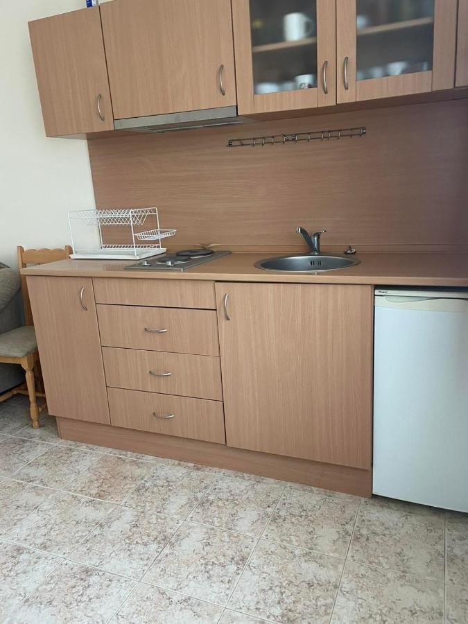 Rutland Sp Apartments Равда Экстерьер фото