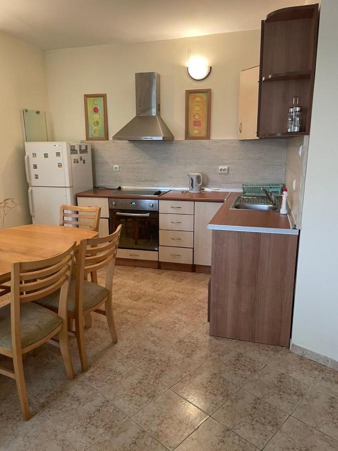 Rutland Sp Apartments Равда Экстерьер фото