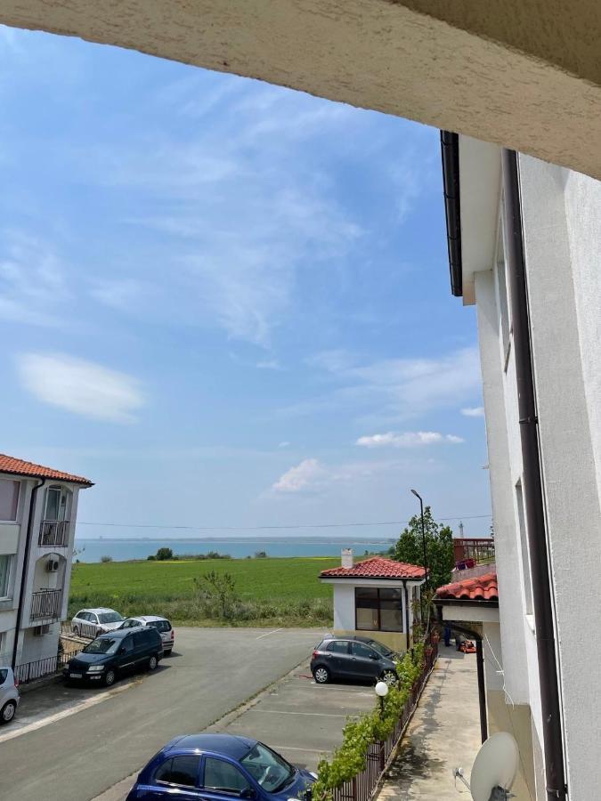Rutland Sp Apartments Равда Экстерьер фото