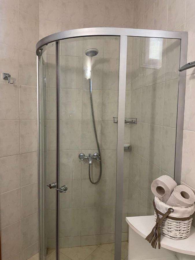 Rutland Sp Apartments Равда Экстерьер фото