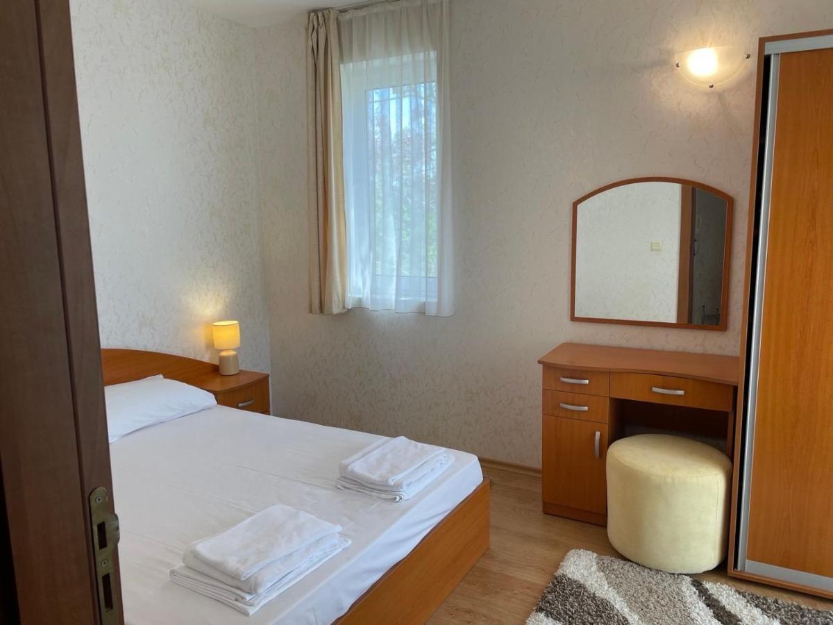 Rutland Sp Apartments Равда Экстерьер фото