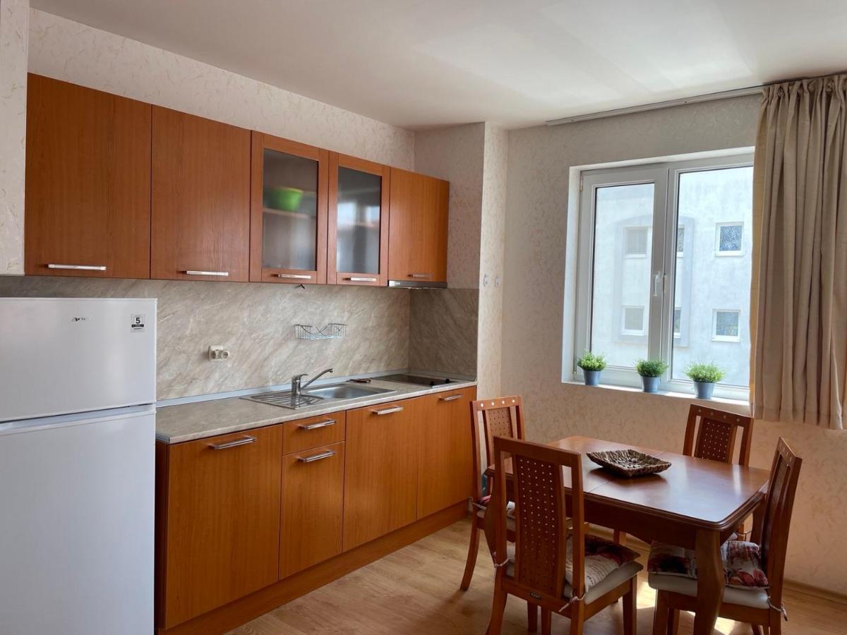 Rutland Sp Apartments Равда Экстерьер фото