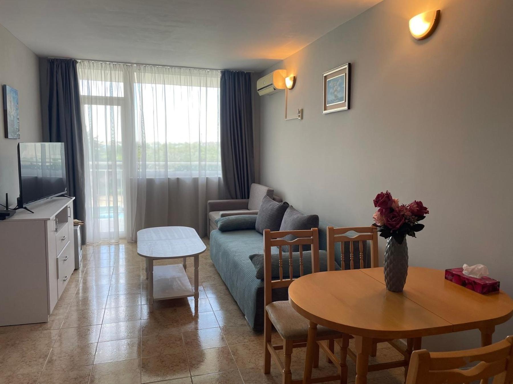 Rutland Sp Apartments Равда Экстерьер фото