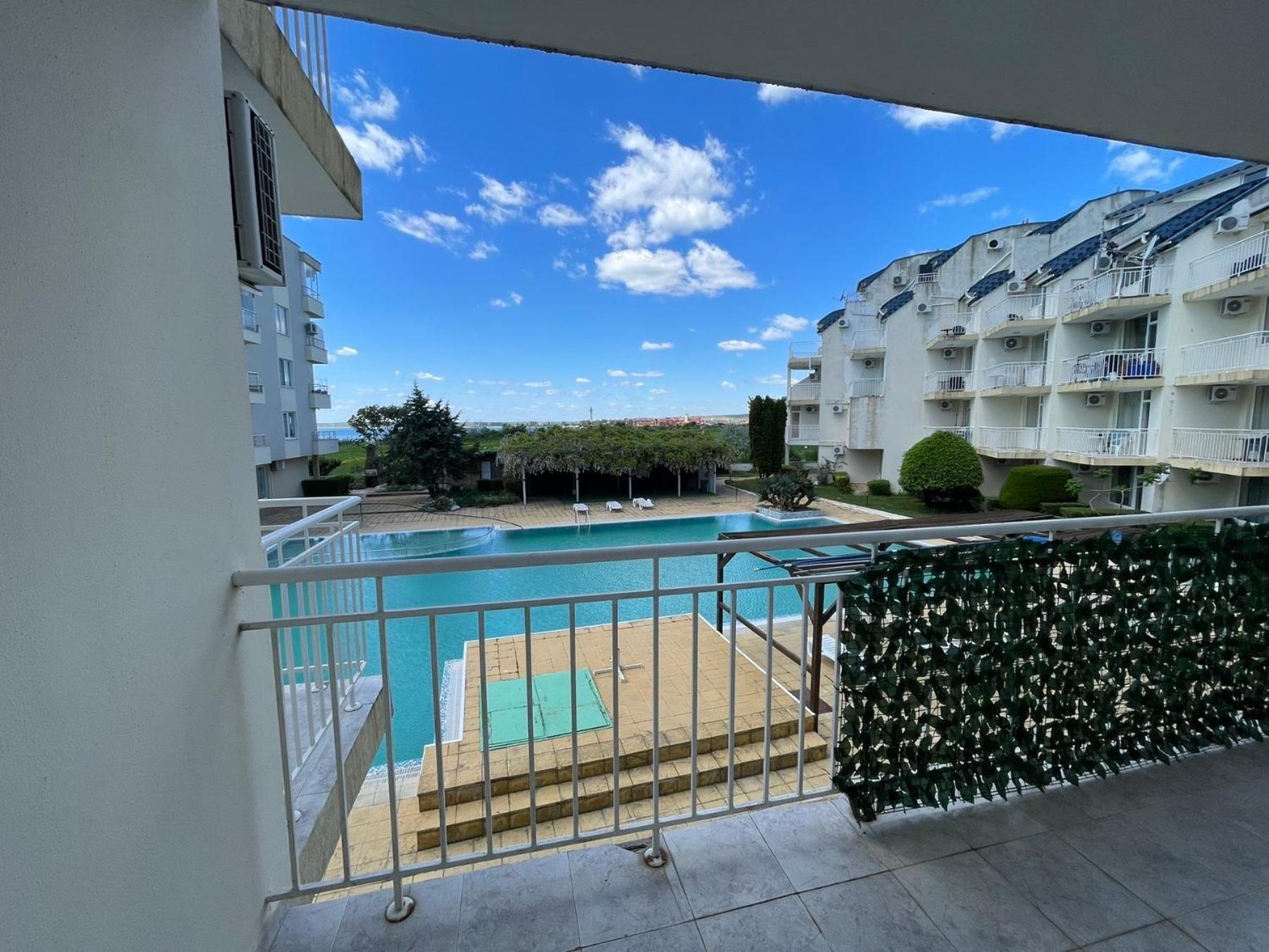 Rutland Sp Apartments Равда Экстерьер фото